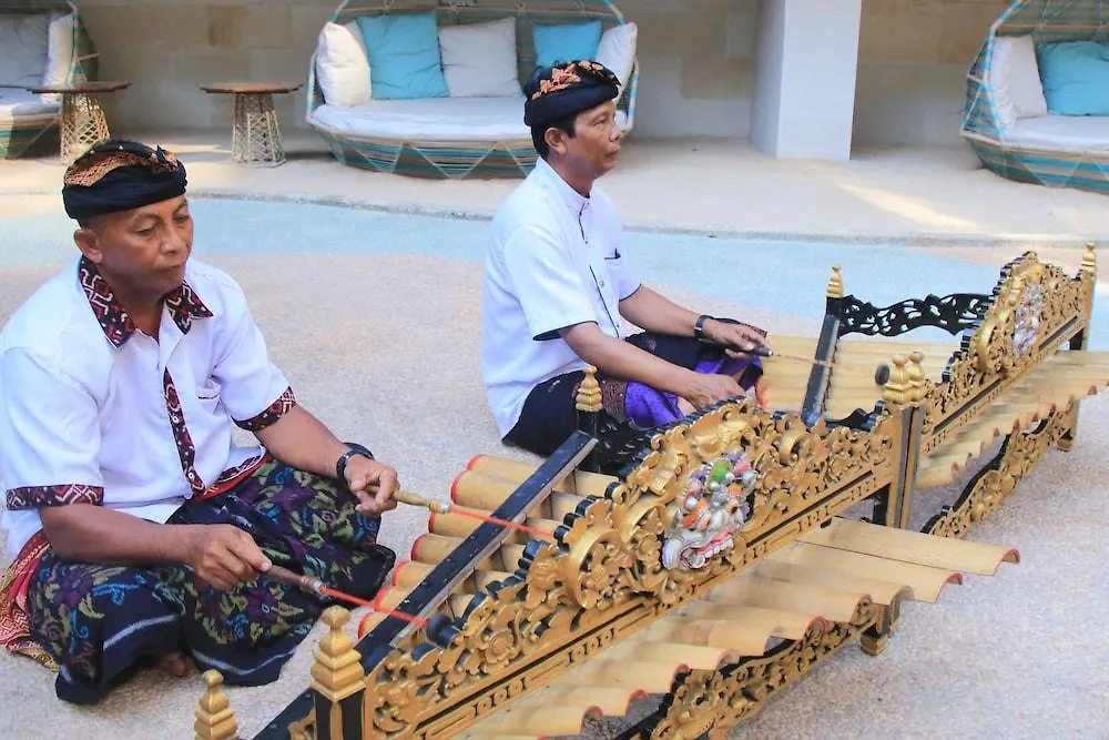 منتجع ذا كريستال لكجري بيه نوسا دوا 5*,