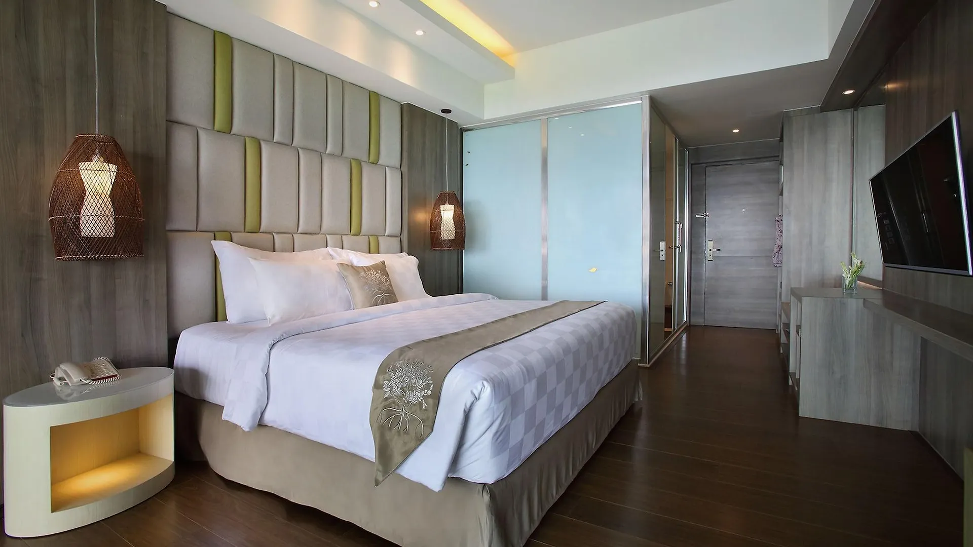 *****  The Crystal Luxury Bay Resort Nusa Dua Nusa Dua  Indonesia