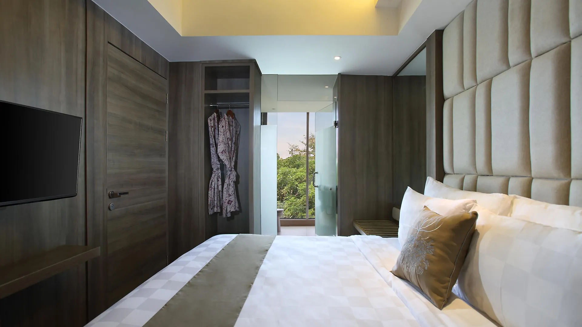 The Crystal Luxury Bay Resort Nusa Dua Nusa Dua  5*, Nusa Dua (Bali)