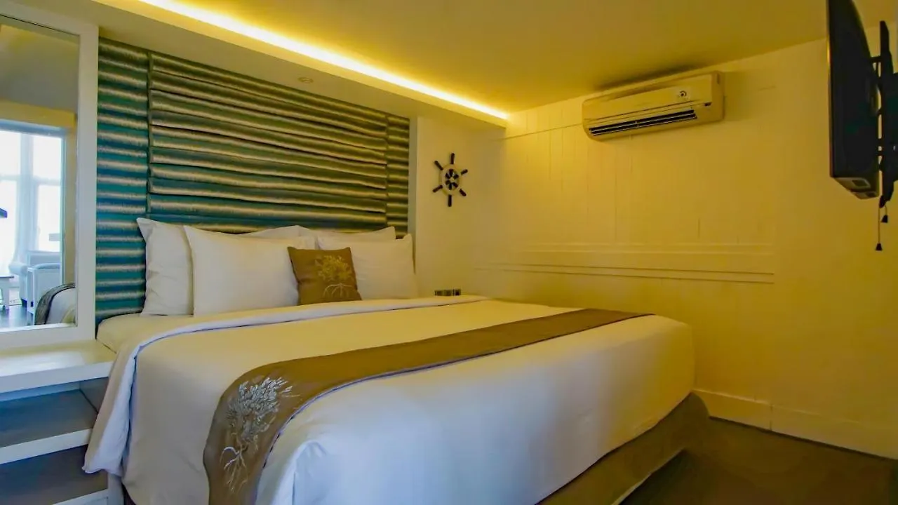 *****  The Crystal Luxury Bay Resort Nusa Dua Nusa Dua  Indonesia